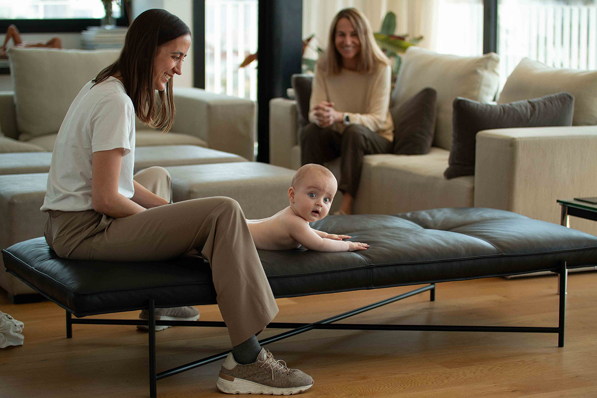 lamiradadenats-fotografia-maternidad-3generaciones-abuelahijaynieta-fotografiabarcelona